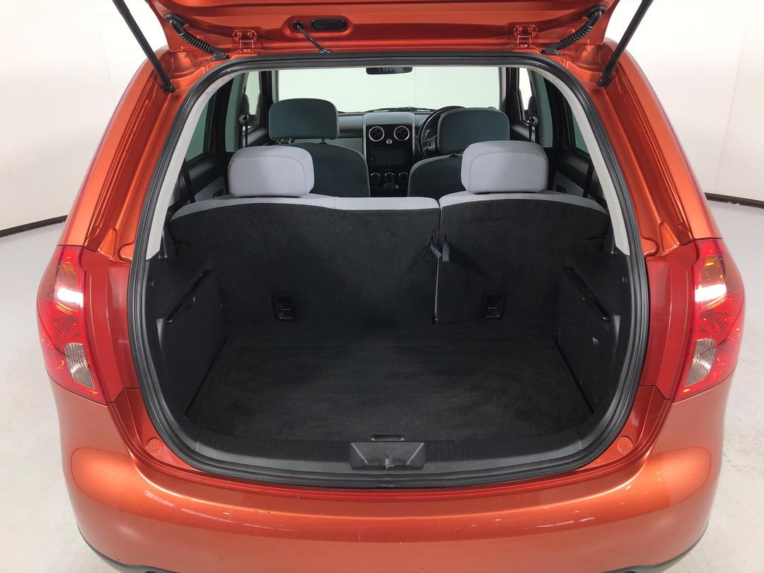 Photo '14' of Mazda Verisa