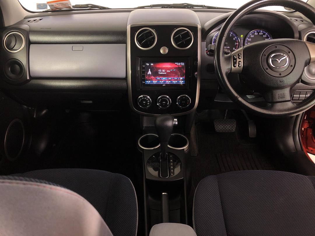 Photo '17' of Mazda Verisa