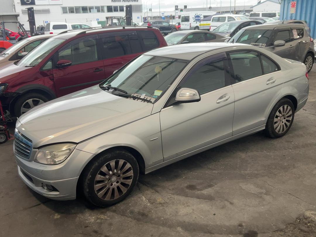 Photo '3' of Mercedes-Benz C-Class C200 Kompressor Photo '3' of Mercedes-Benz C-Class C200 Kompressor