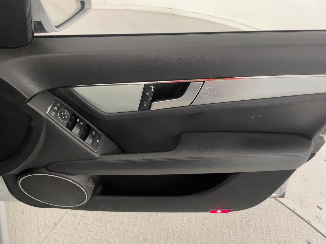 Photo '15' of Mercedes-Benz C220