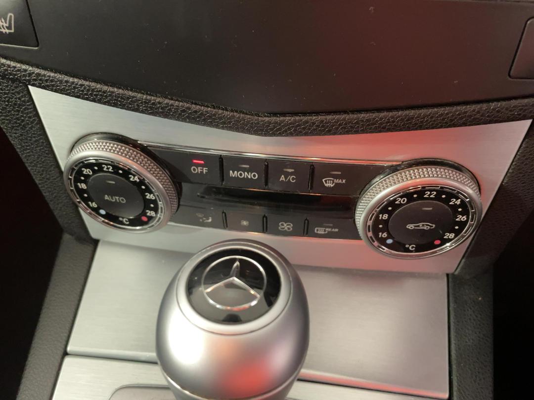 Photo '31' of Mercedes-Benz C220