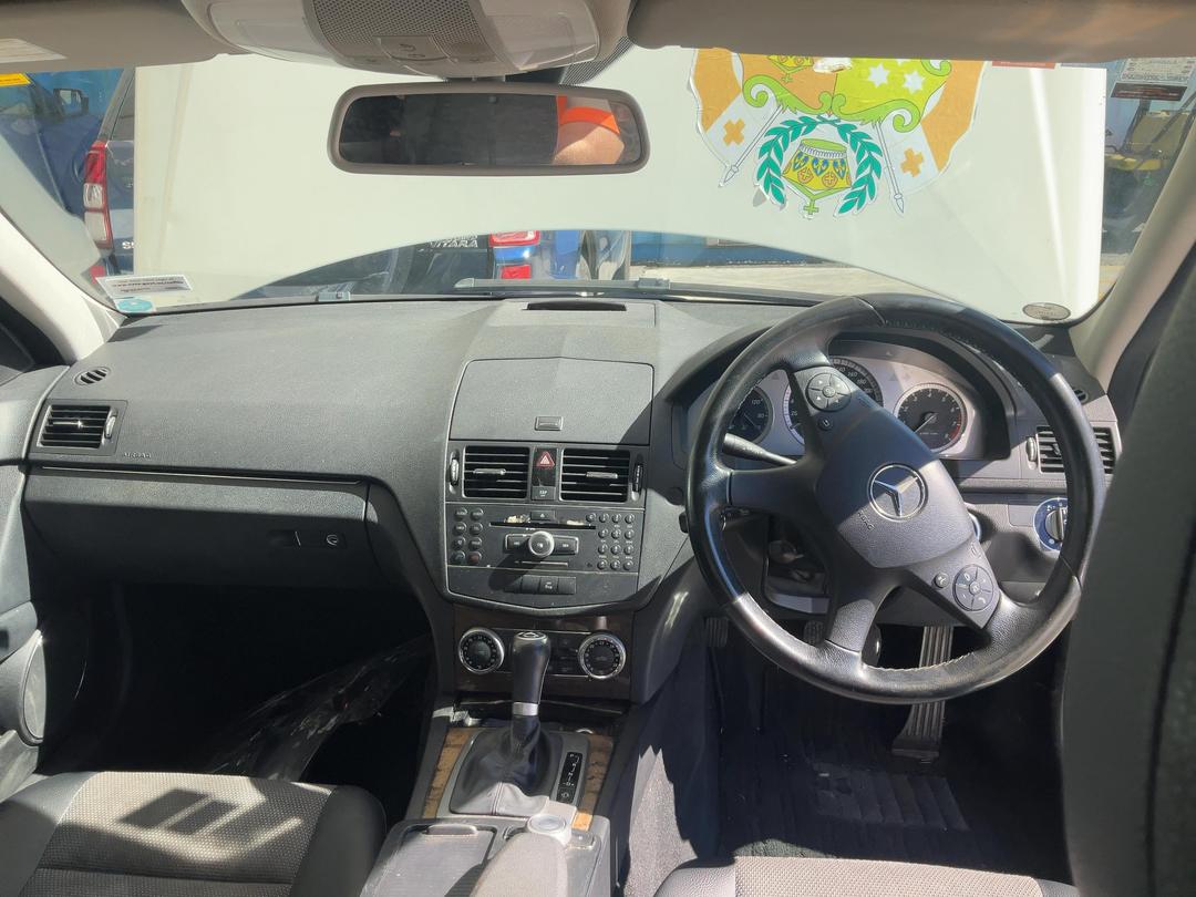 Photo '22' of Mercedes-Benz C250