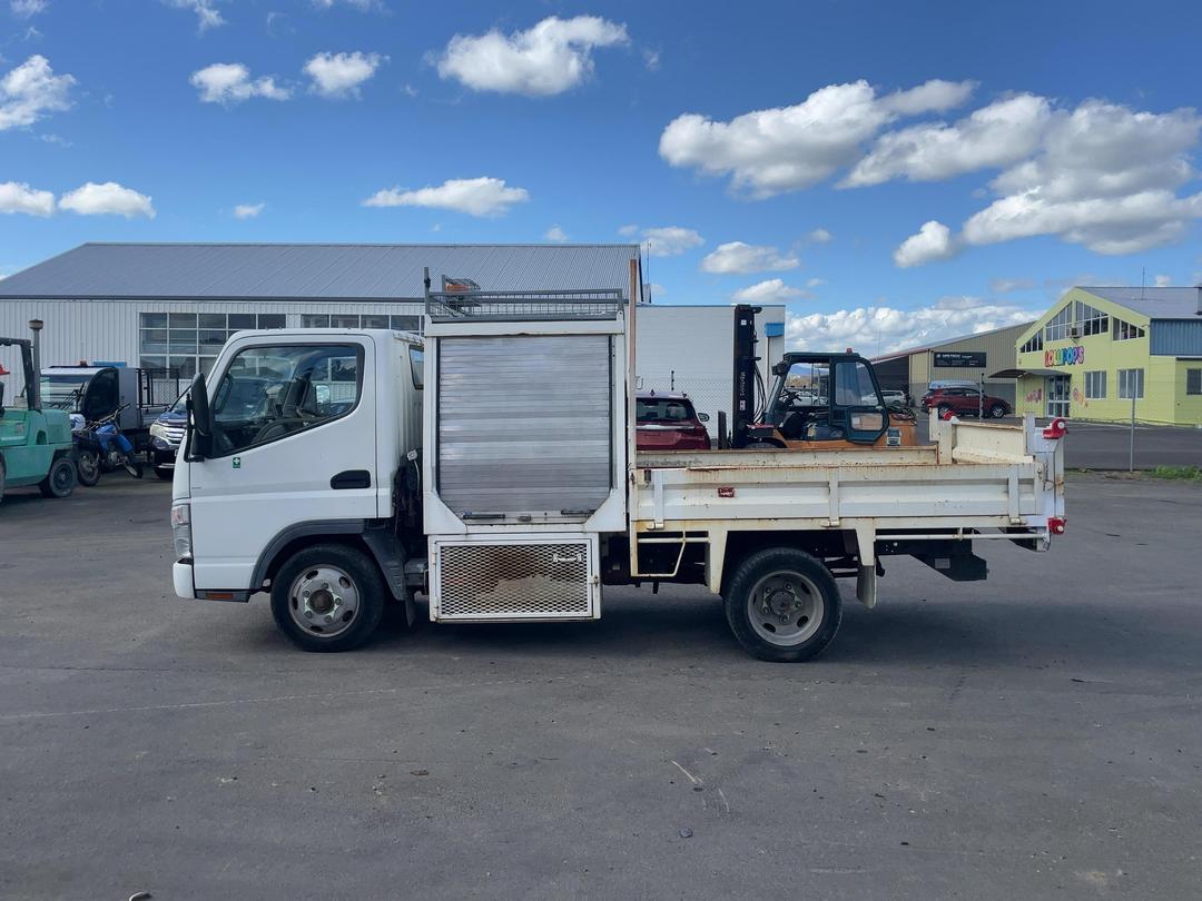 Photo '11' of Mitsubishi Canter FE130C1 Tipper