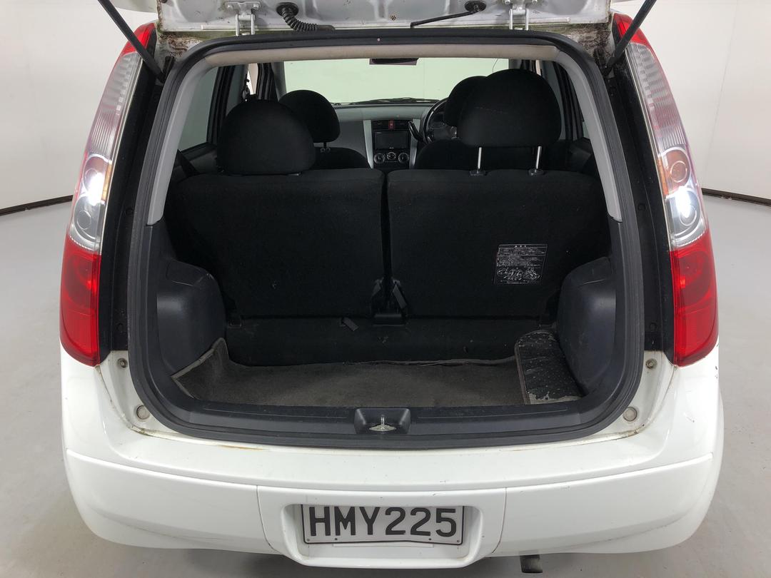 Photo '12' of Mitsubishi Colt