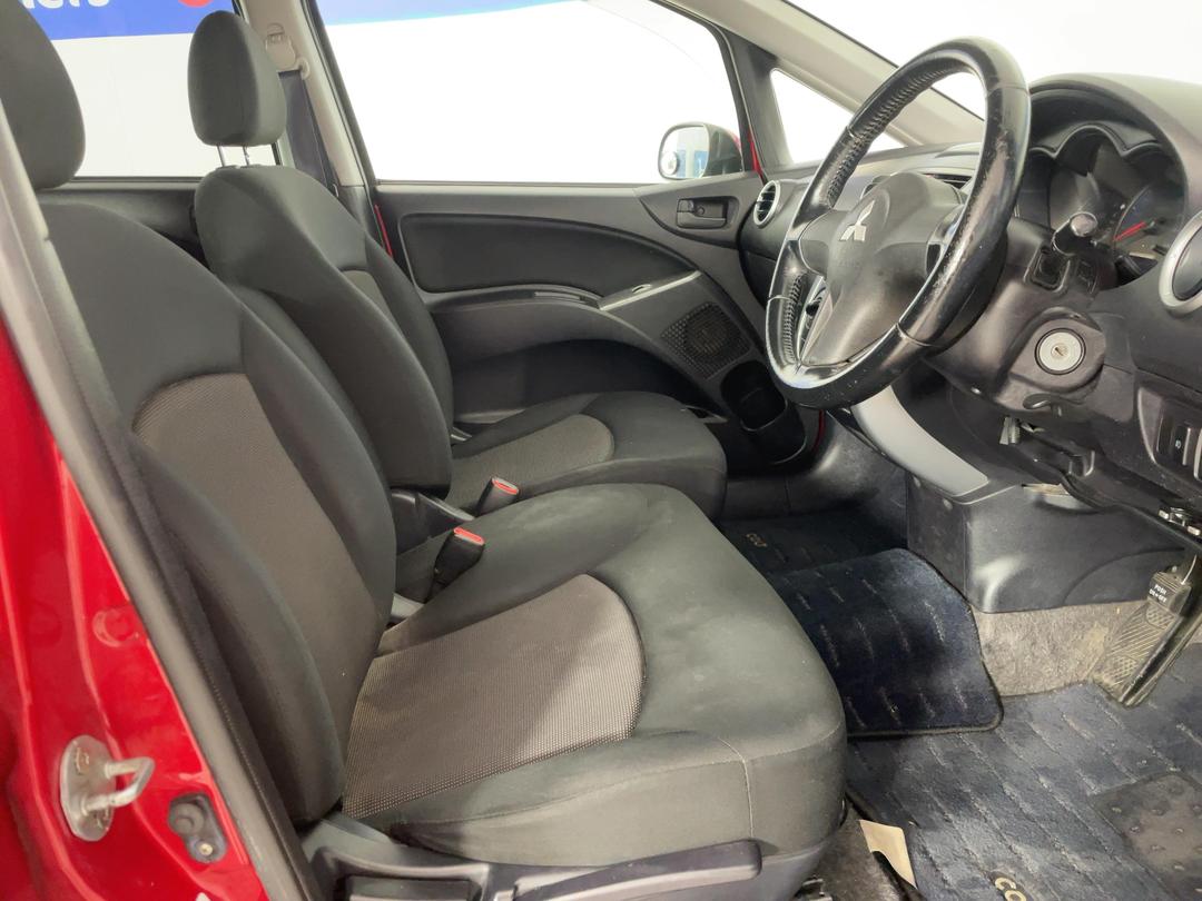 Photo '16' of Mitsubishi Colt