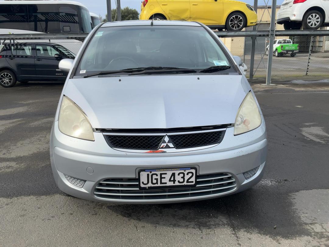 Photo '3' of Mitsubishi Colt Photo '3' of Mitsubishi Colt