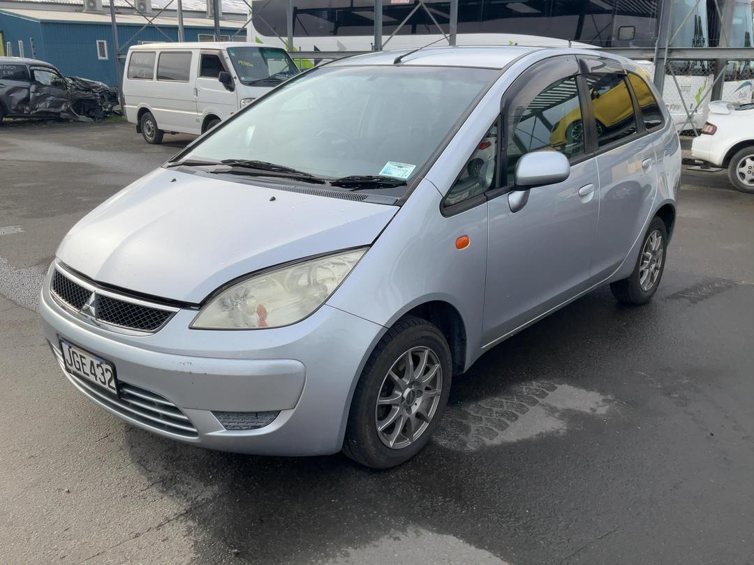 Photo '4' of Mitsubishi Colt Photo '4' of Mitsubishi Colt