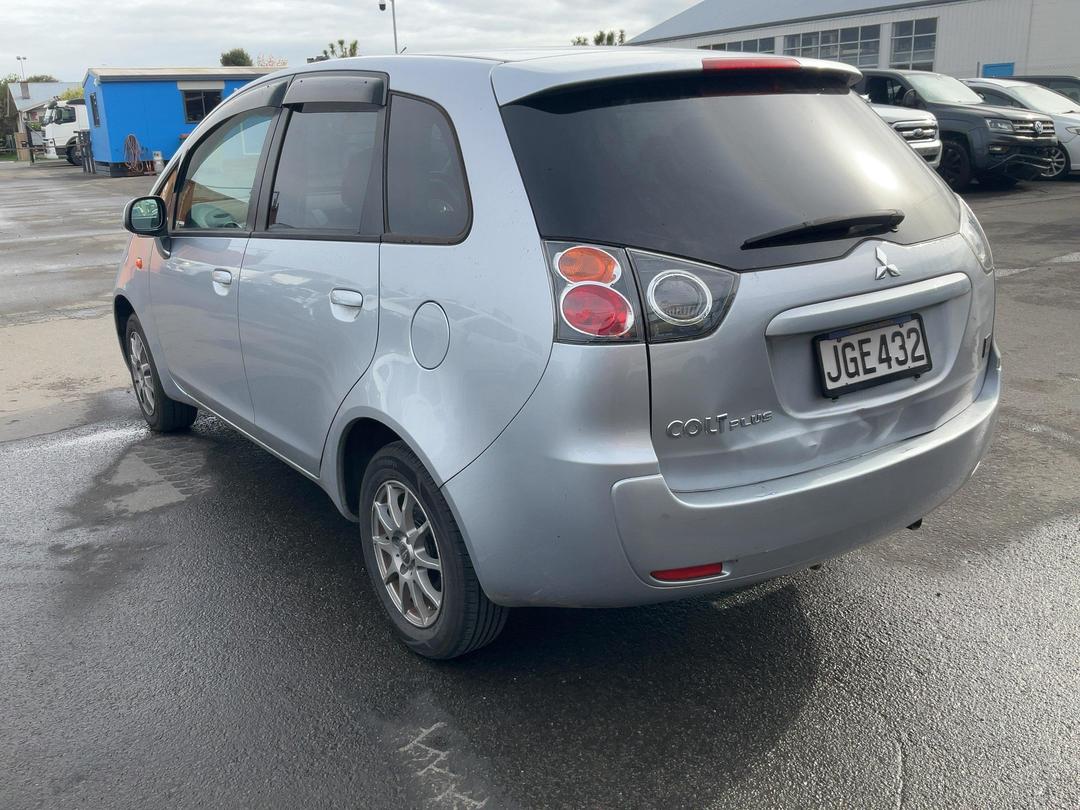 Photo '5' of Mitsubishi Colt Photo '5' of Mitsubishi Colt