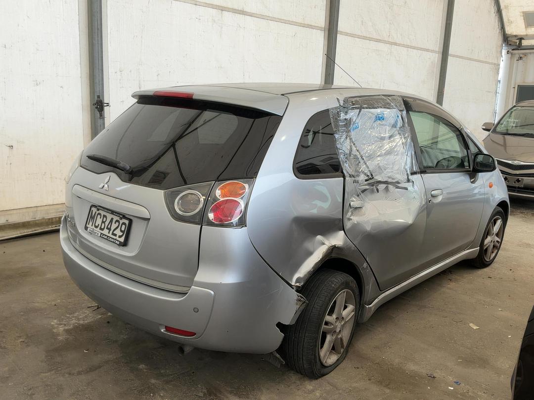 Photo '3' of Mitsubishi Colt Photo '3' of Mitsubishi Colt