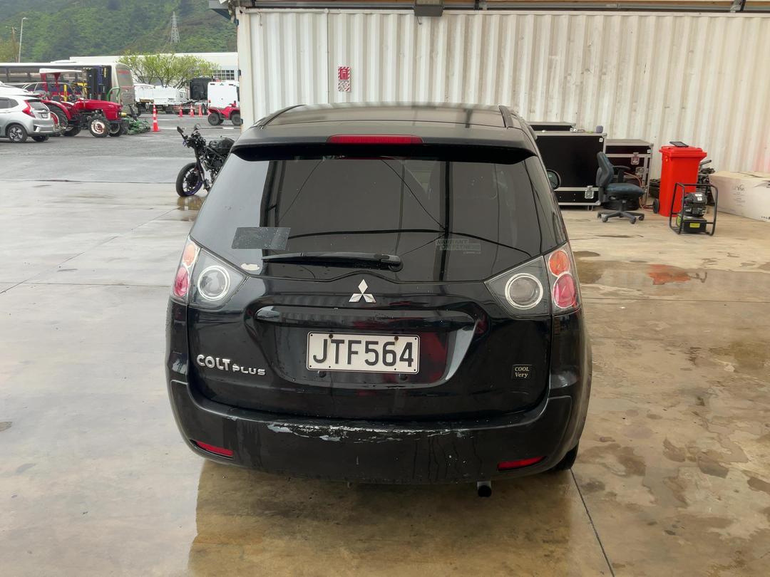 Photo '7' of Mitsubishi Colt Photo '7' of Mitsubishi Colt