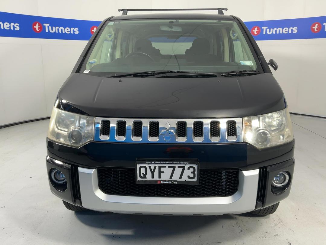 Photo '2' of Mitsubishi Delica
