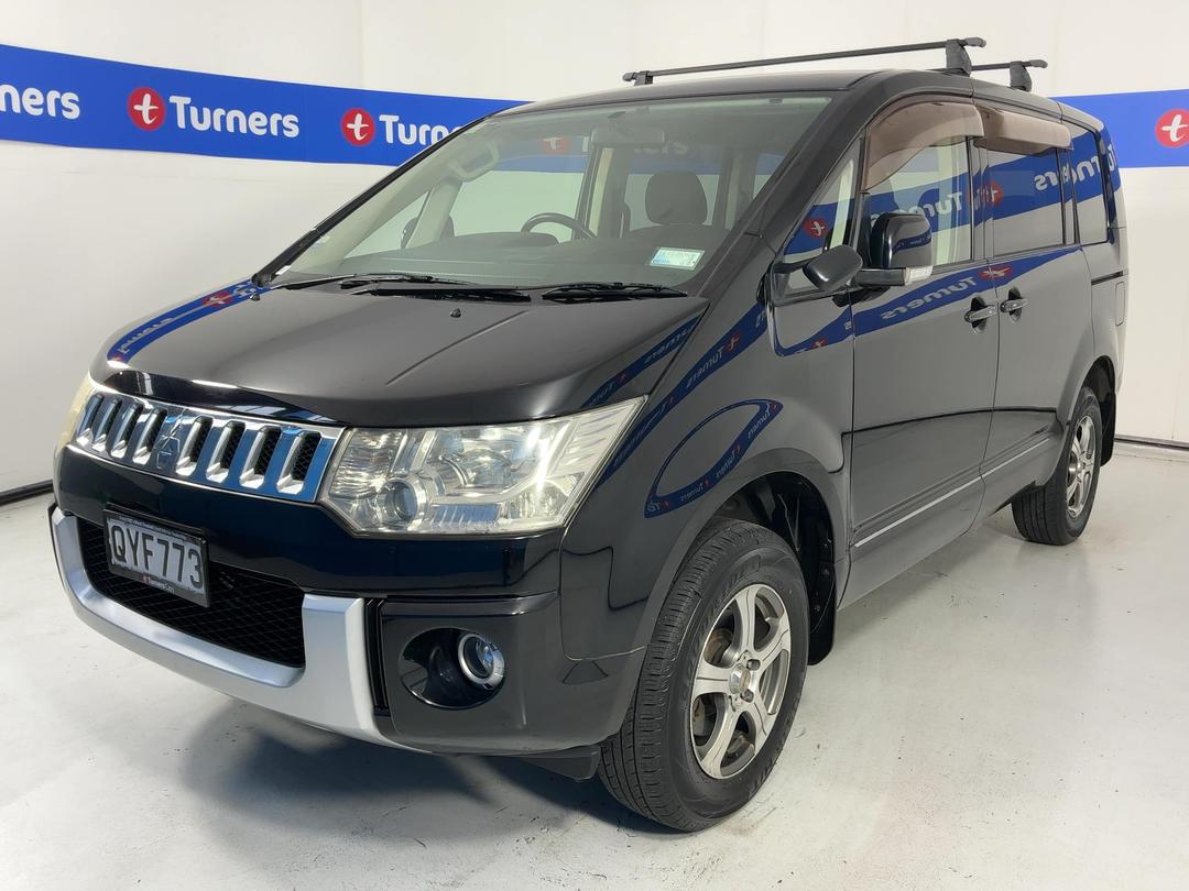 Photo '4' of Mitsubishi Delica