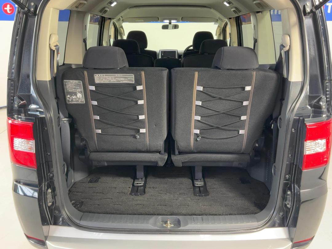 Photo '14' of Mitsubishi Delica