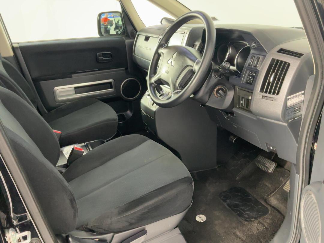 Photo '16' of Mitsubishi Delica