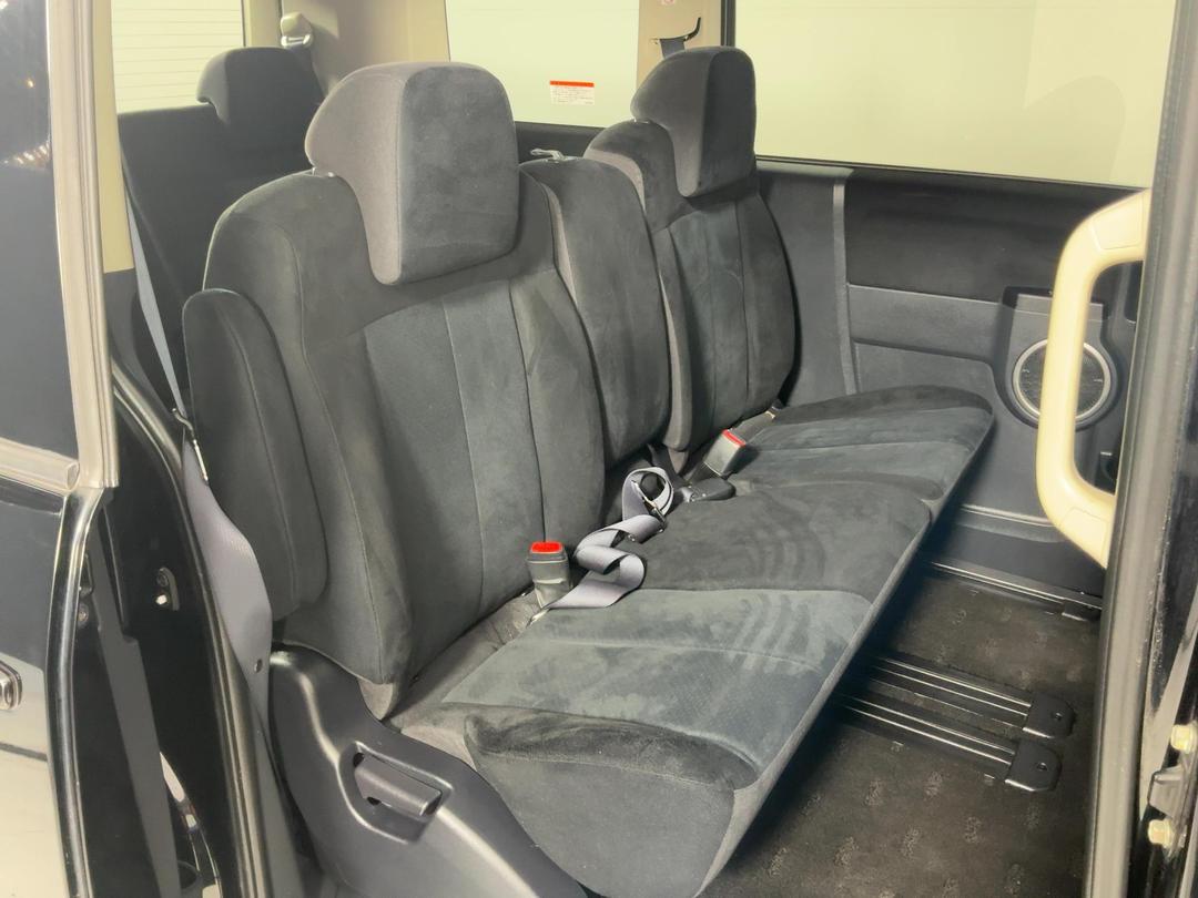 Photo '19' of Mitsubishi Delica