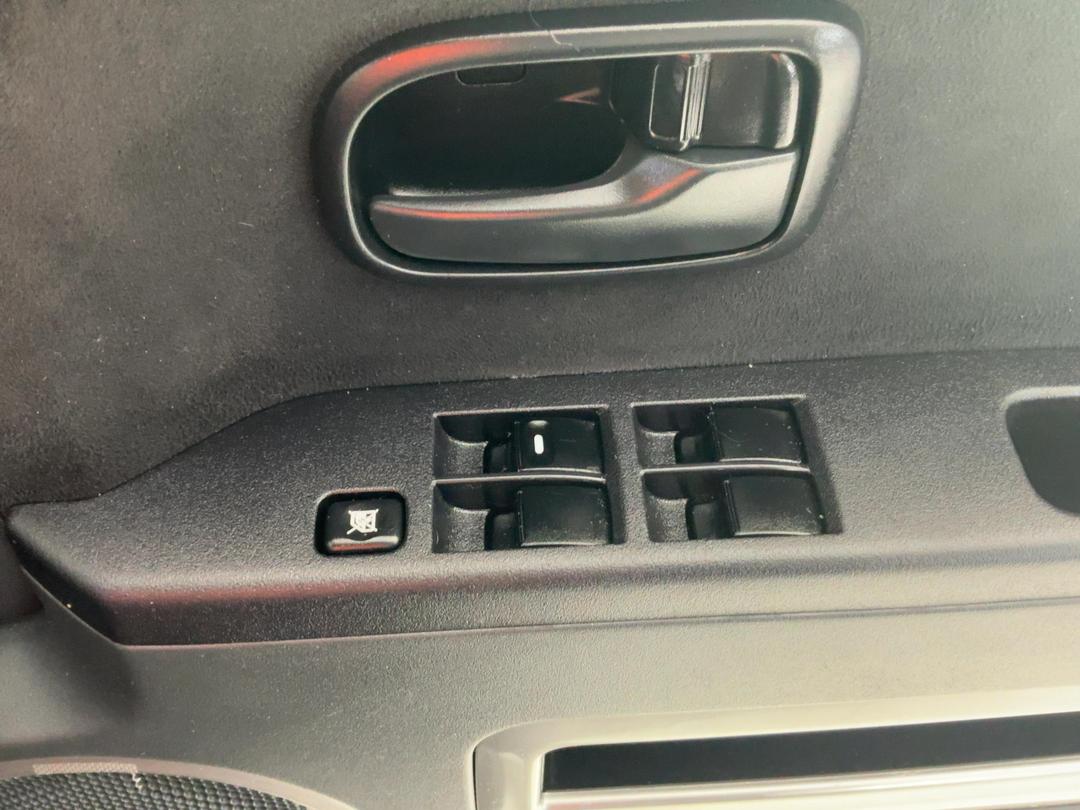 Photo '23' of Mitsubishi Delica