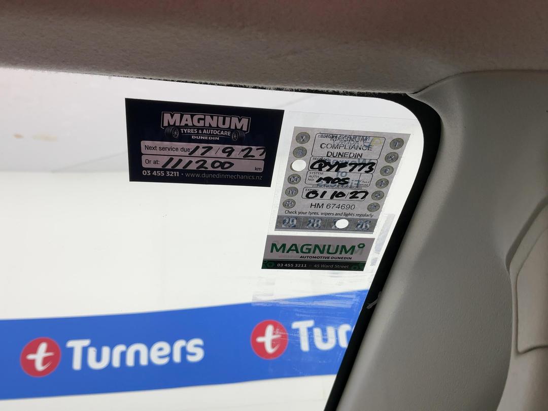 Photo '24' of Mitsubishi Delica