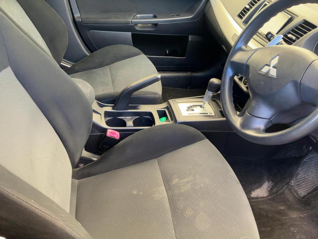 Photo '12' of Mitsubishi Galant Photo '12' of Mitsubishi Galant
