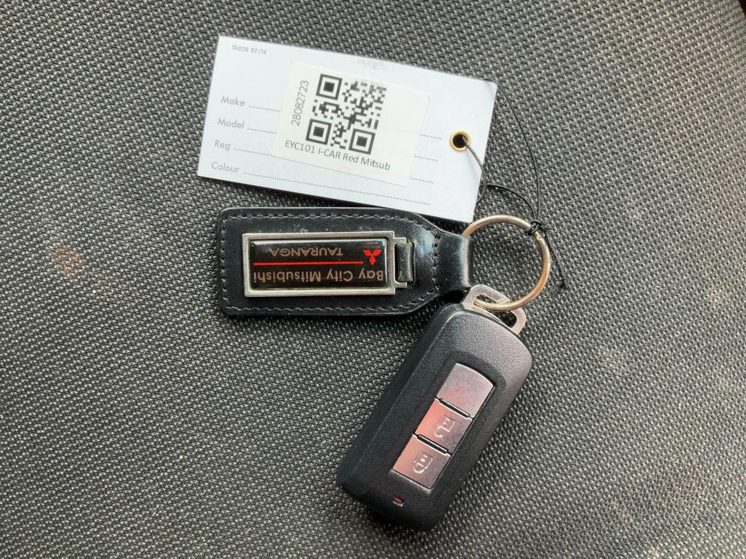 Photo '24' of Mitsubishi I-CAR 660P