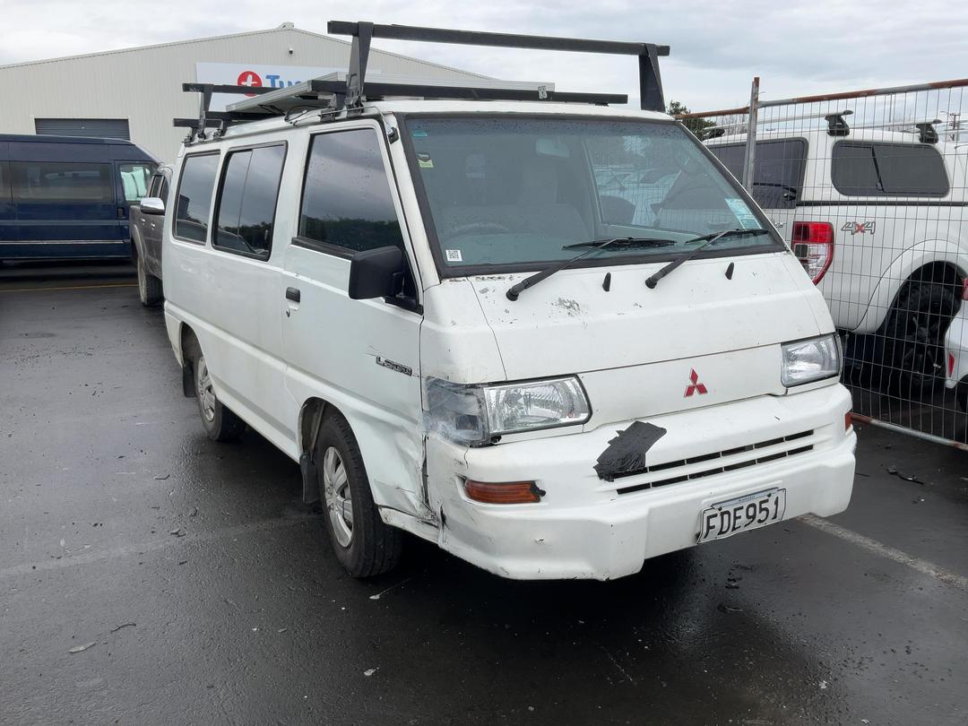 Photo '2' of Mitsubishi L300 SWB Photo '2' of Mitsubishi L300 SWB