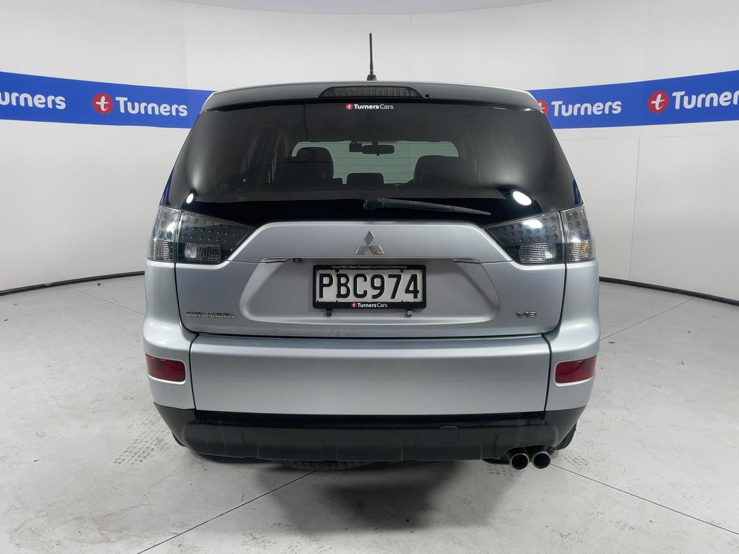 Photo '6' of Mitsubishi Outlander