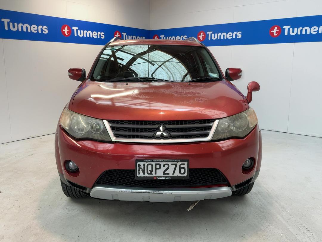 Photo '2' of Mitsubishi Outlander