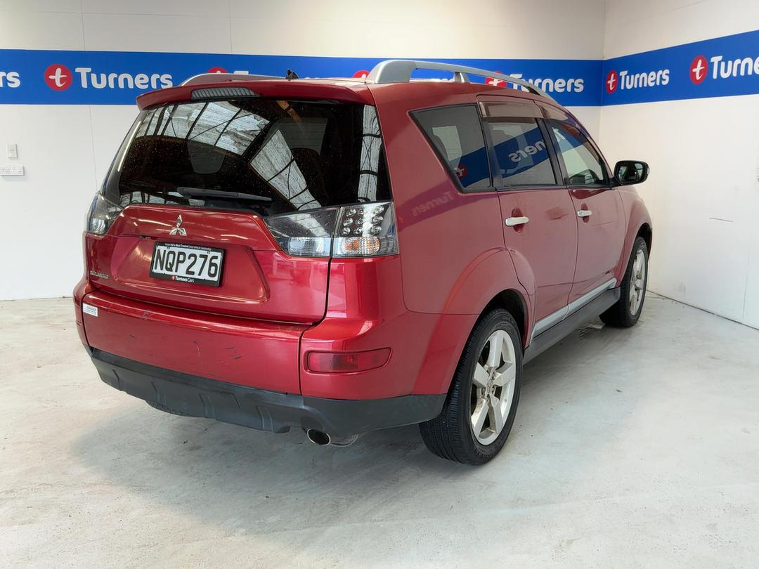 Photo '7' of Mitsubishi Outlander