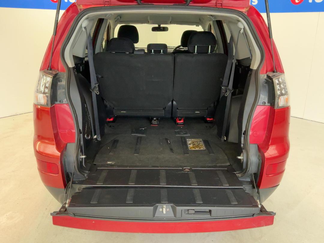 Photo '14' of Mitsubishi Outlander