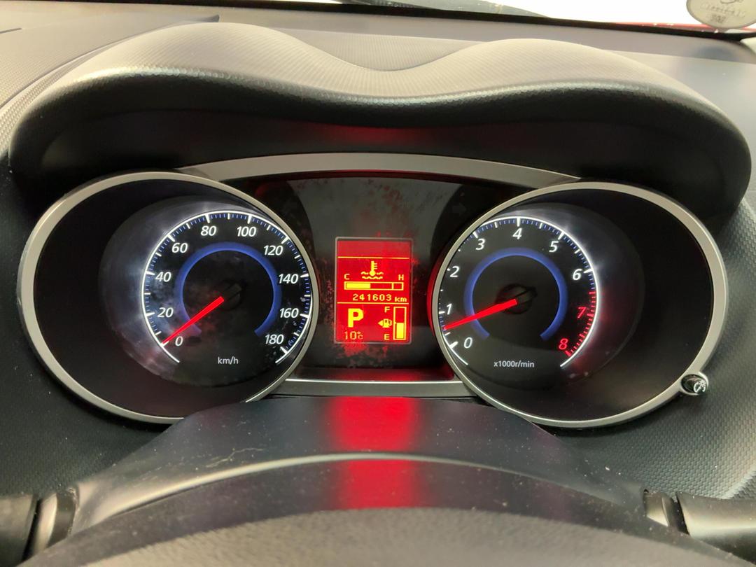 Photo '21' of Mitsubishi Outlander
