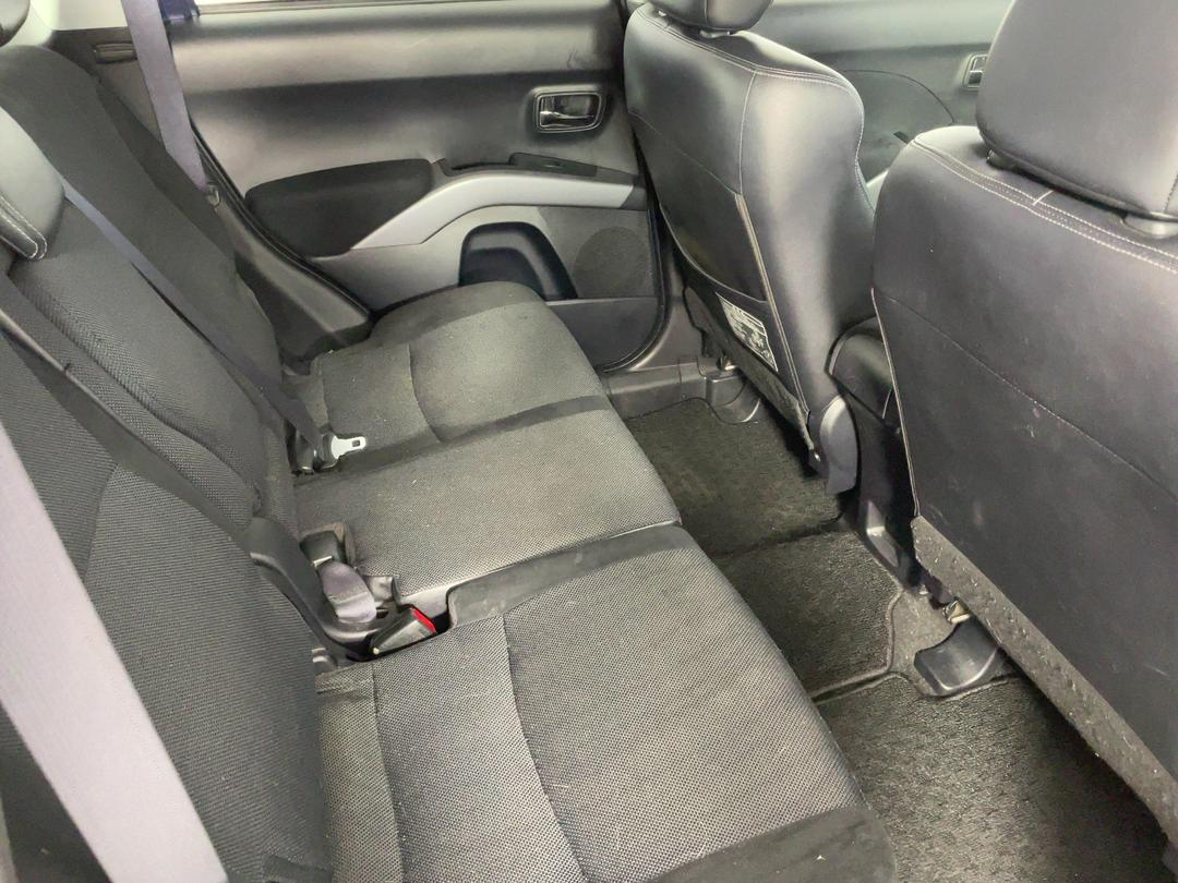 Photo '20' of Mitsubishi Outlander