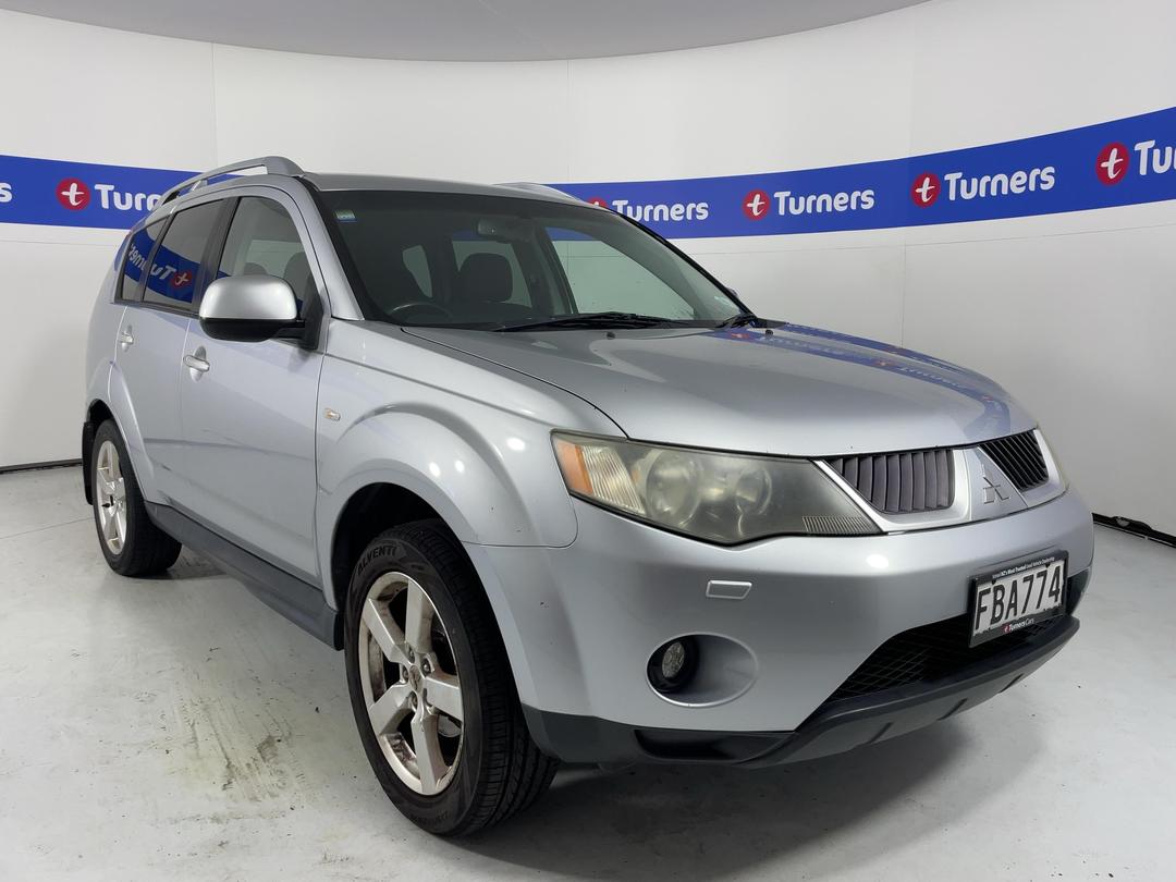 Photo '1' of Mitsubishi Outlander