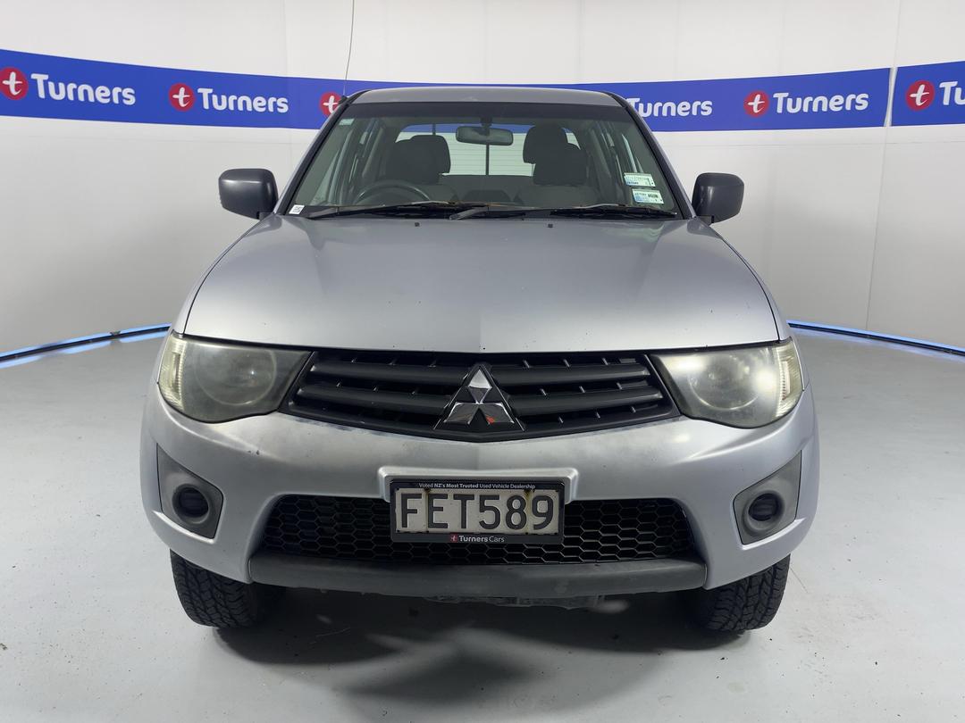 Photo '2' of Mitsubishi Triton