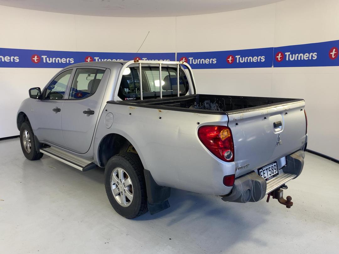 Photo '5' of Mitsubishi Triton