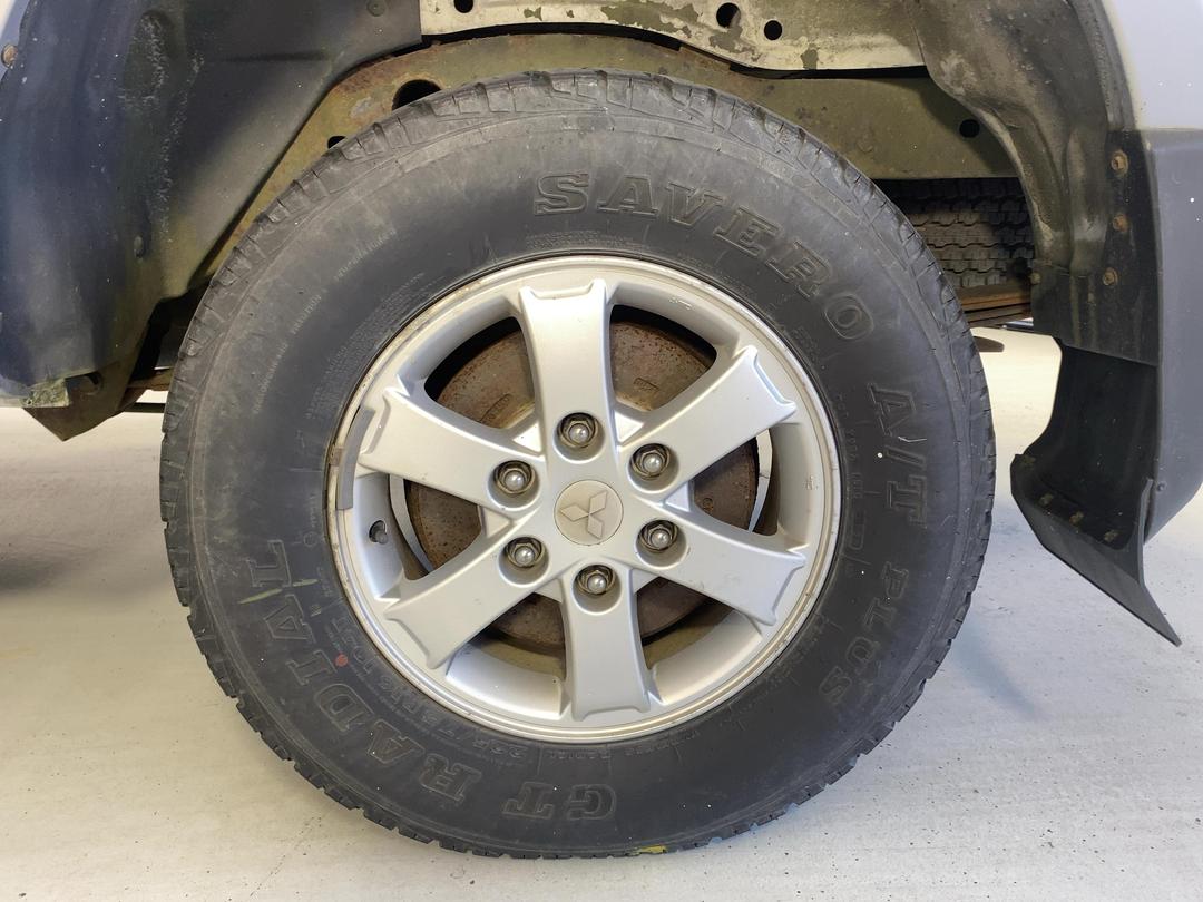 Photo '11' of Mitsubishi Triton