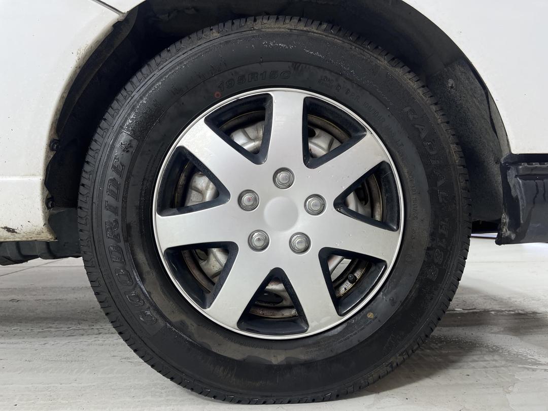 Photo '6' of Nissan Caravan