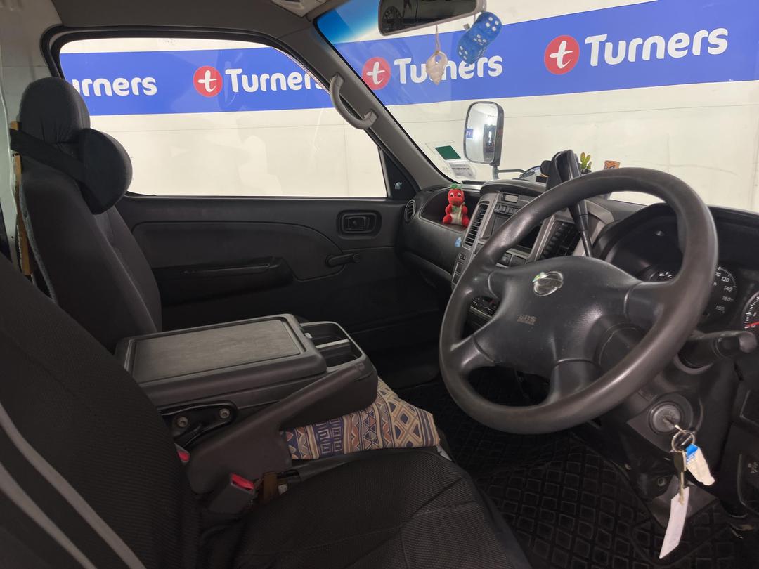 Photo '14' of Nissan Caravan