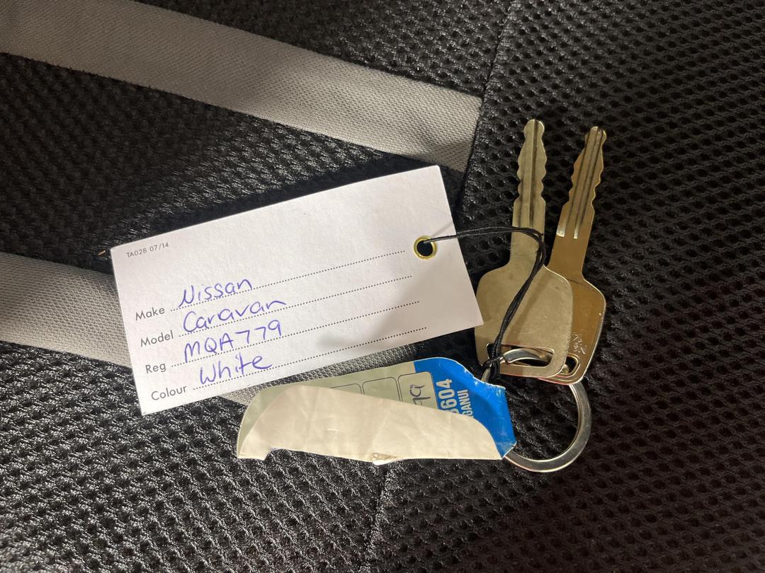 Photo '18' of Nissan Caravan