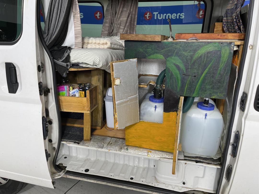 Photo '22' of Nissan Caravan