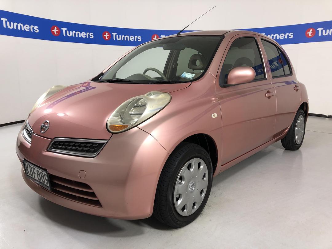 Photo '4' of Nissan March