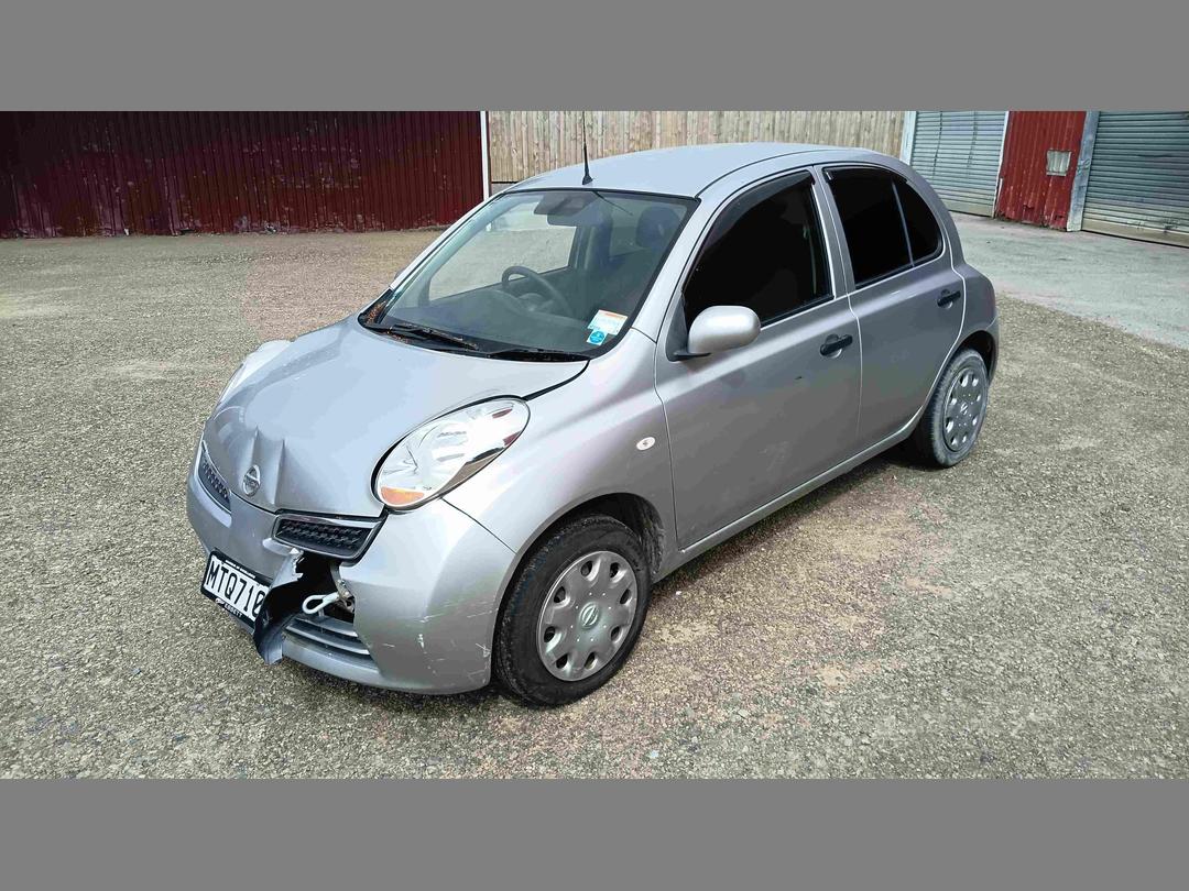 Photo '3' of Nissan March Photo '3' of Nissan March