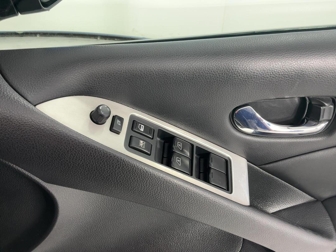 Photo '28' of Nissan Murano