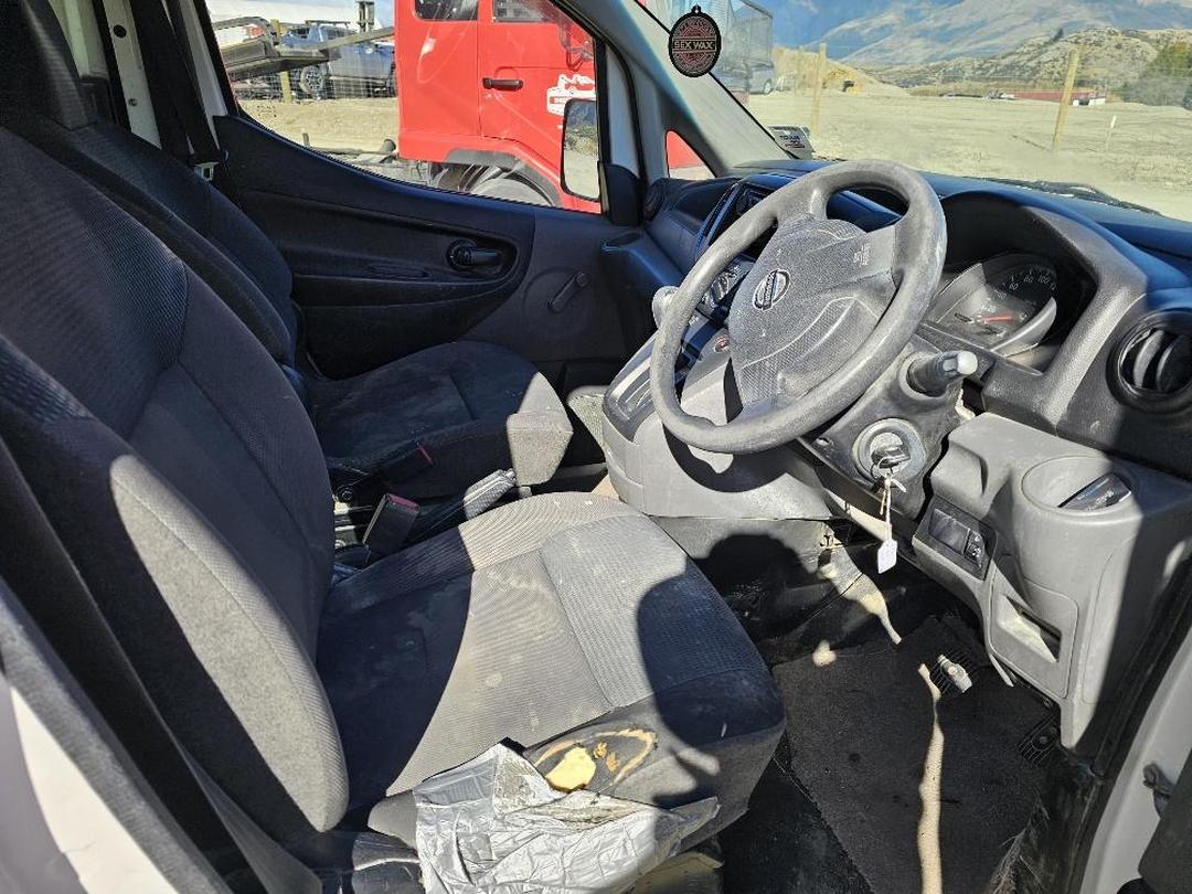 Photo '12' of Nissan NV200