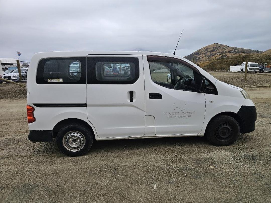 Photo '4' of Nissan NV200