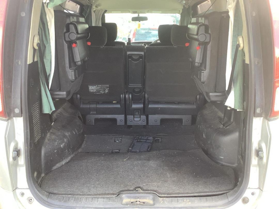 Photo '7' of Nissan Serena Photo '7' of Nissan Serena