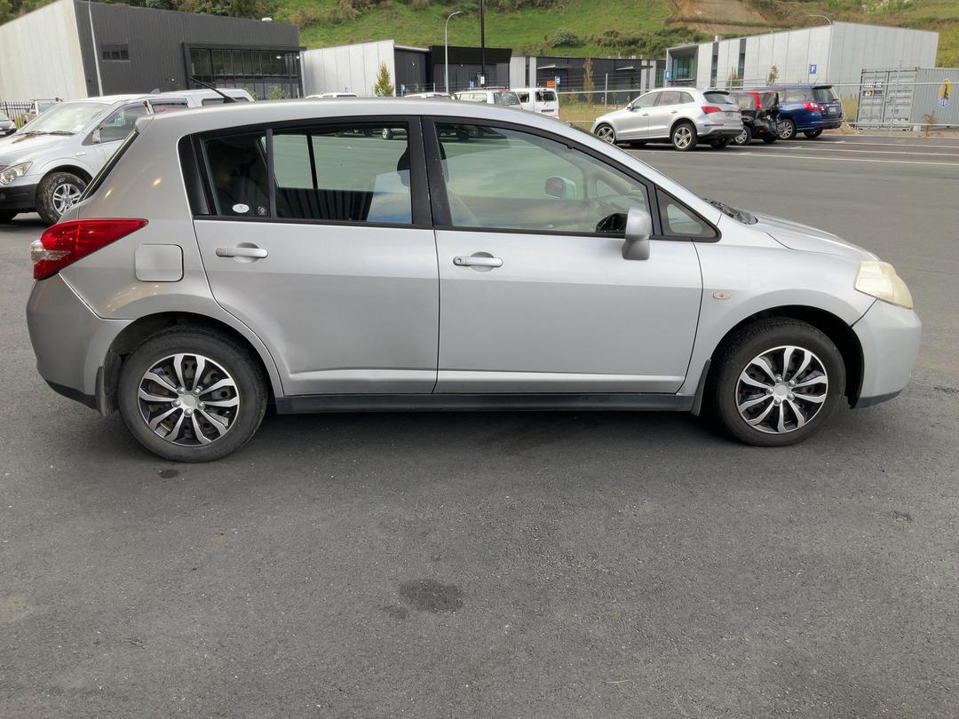 Photo '8' of Nissan Tiida ST