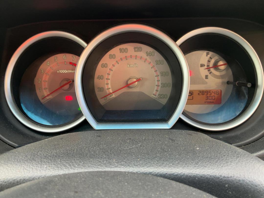 Photo '18' of Nissan Tiida ST