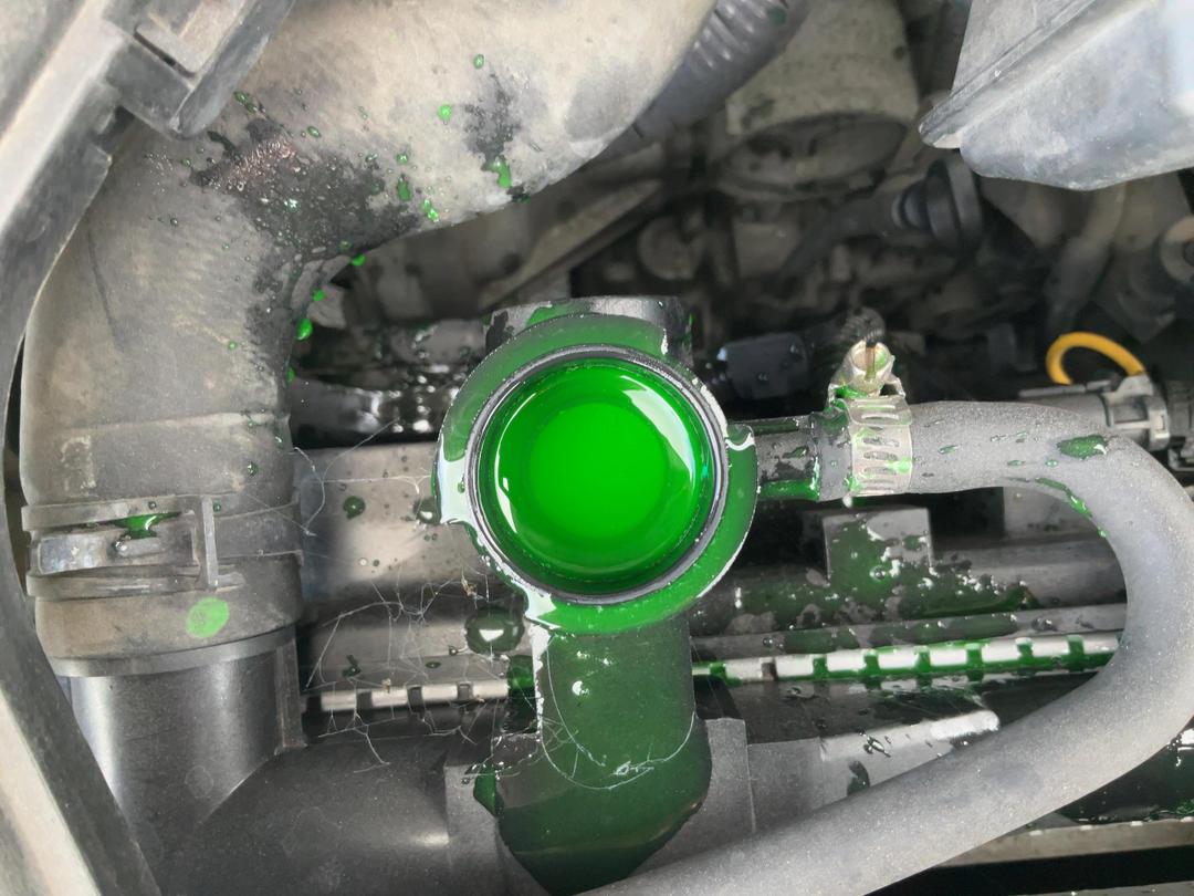 Photo '23' of Nissan Tiida ST