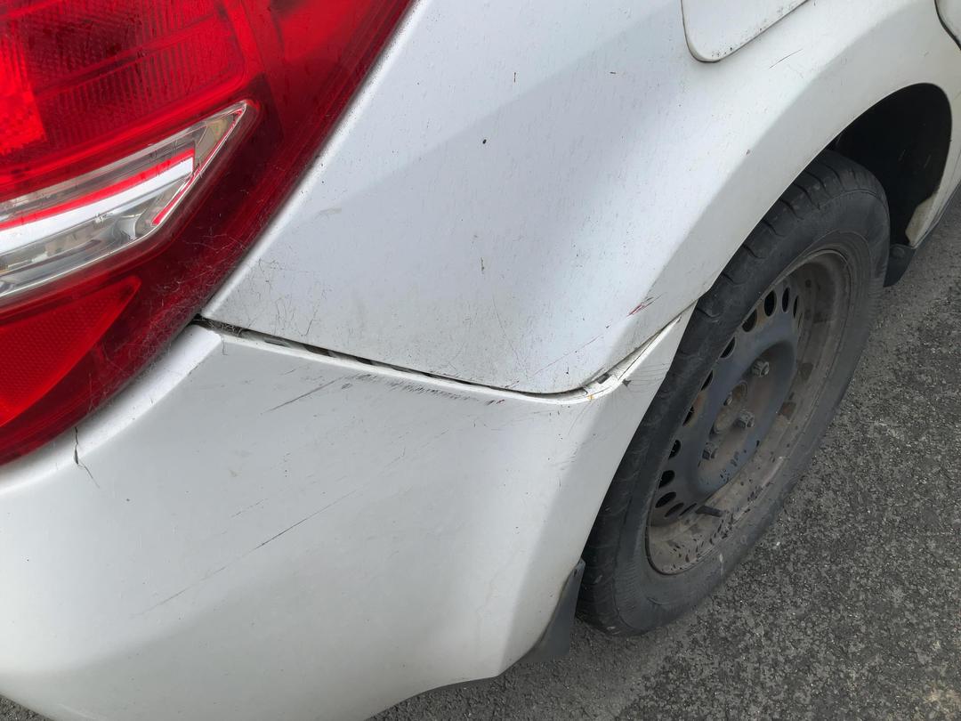 Photo '10' of Nissan Tiida ST