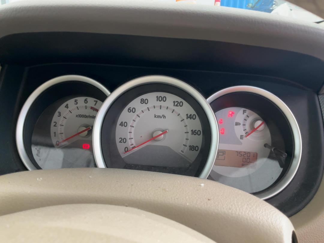 Photo '17' of Nissan Tiida