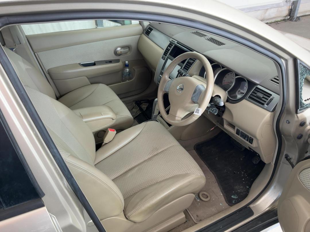 Photo '19' of Nissan Tiida